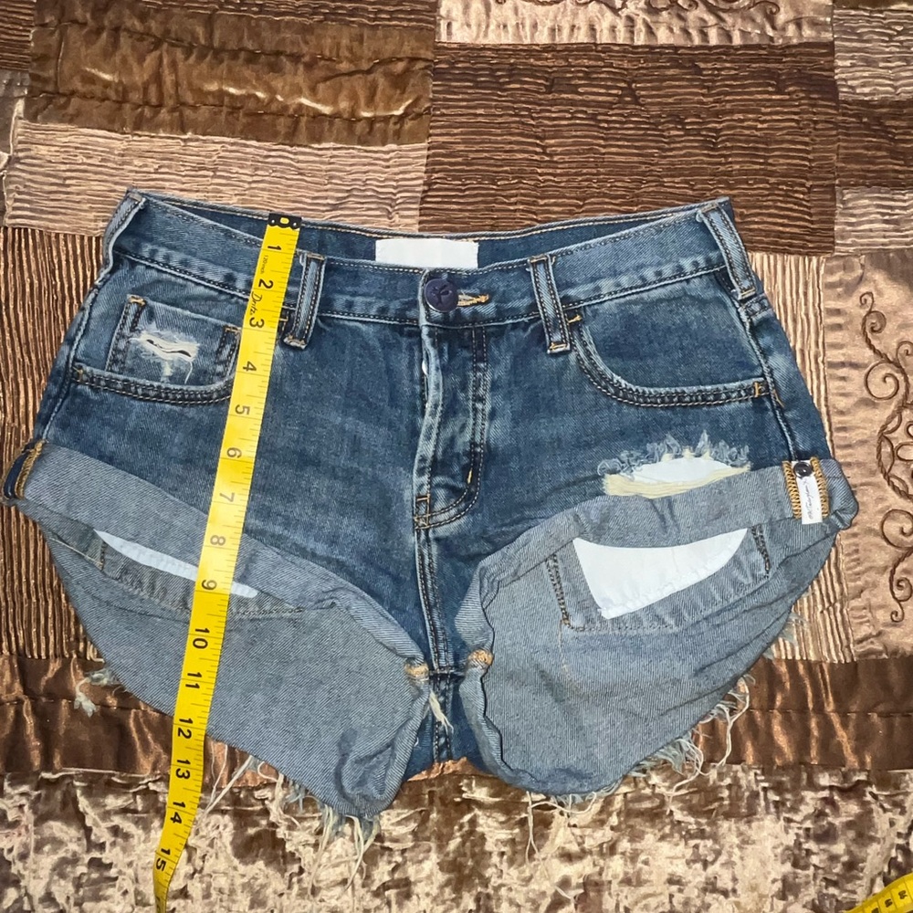 Trendy Frayed Denim Shorts - Picture 8 of 8